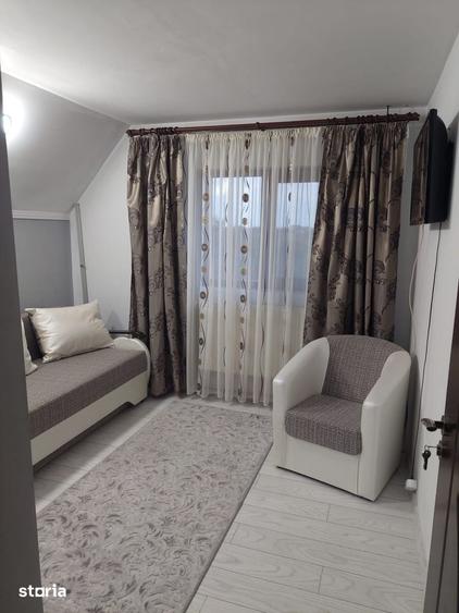 Casă cu 4 camere cu Teren 270 Mp în Războieni