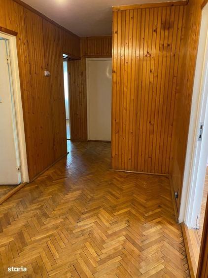 Apartament cu 4 camere decomandat în Central