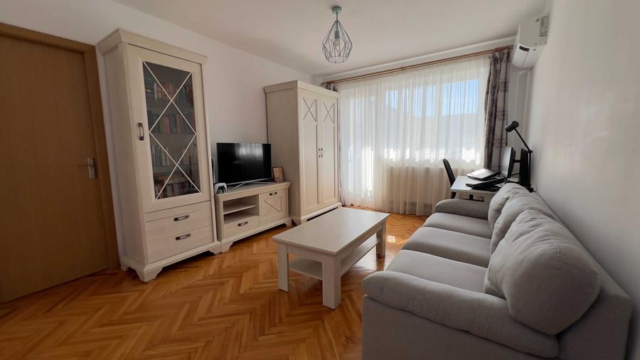 Apartament cu 2 camere semidecomandat, mobilat în Girocului