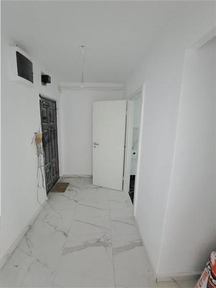 Apartament cu 2 camere semidecomandat în Tipografilor