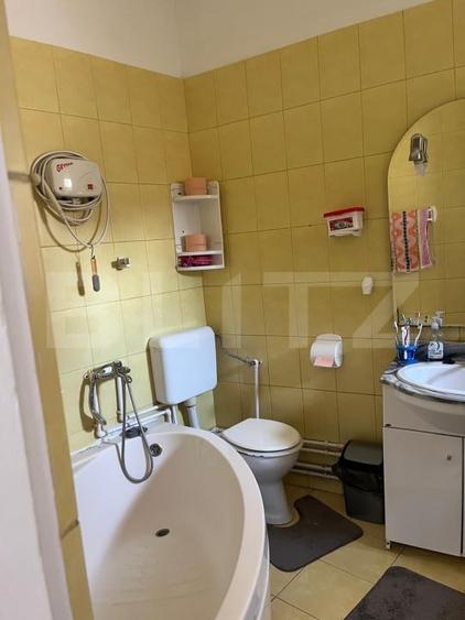 Casă cu 2 camere cu Canalizare în Central