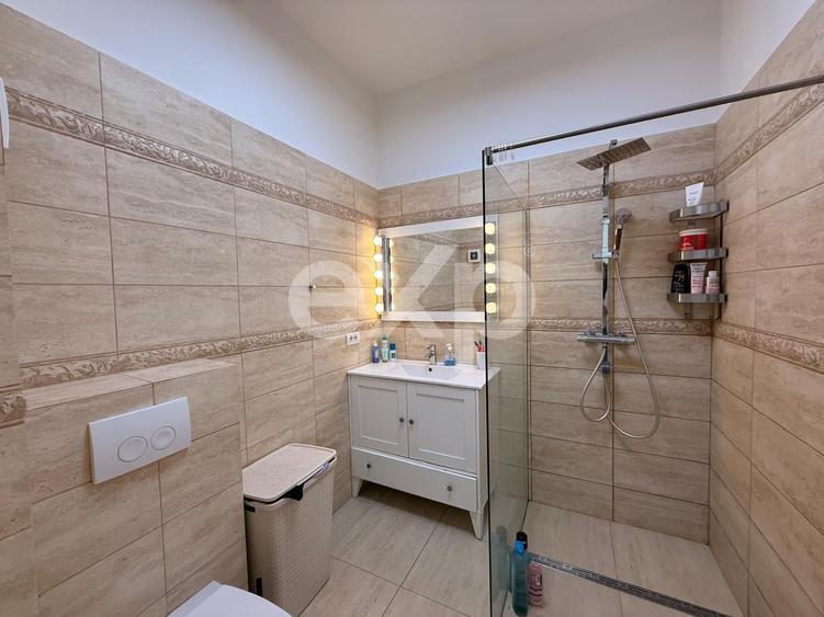 Apartament cu 2 camere semidecomandat, mobilat în Central