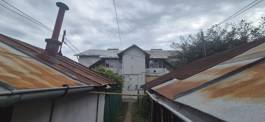Casă cu 3 camere cu Teren 100 Mp în Central