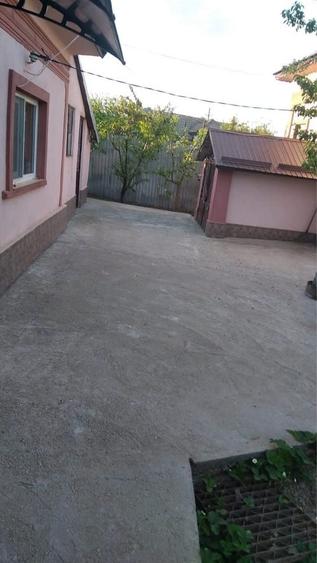 Casă cu 4 camere în Islaz