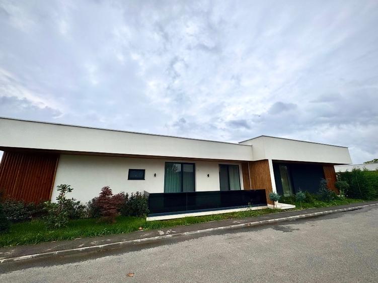 Casă individuală cu 4 camere cu Canalizare în Snagov