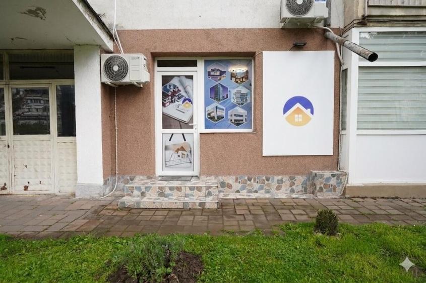 Spațiu comercial, de 24.610000610352 mp, în Central