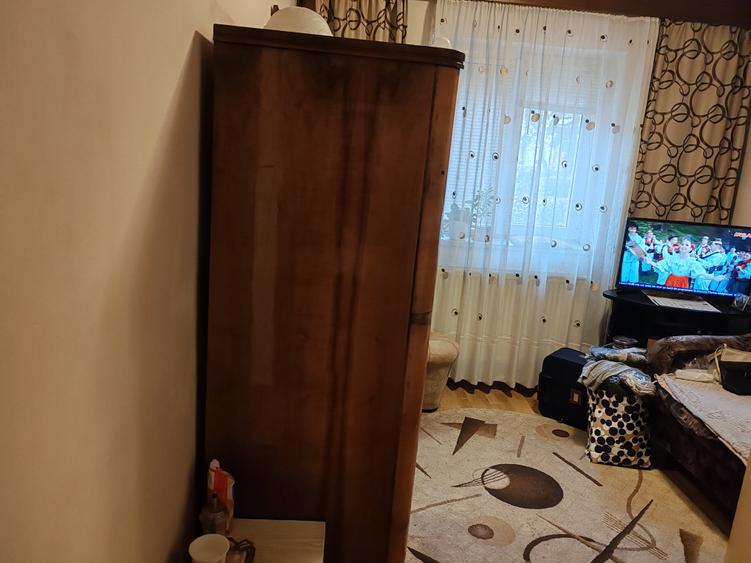 Apartament cu 2 camere semidecomandat în Florilor