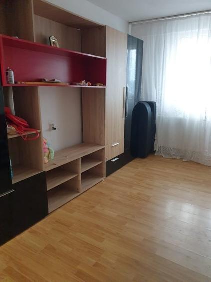 Apartament decomandat în Drumul Taberei
