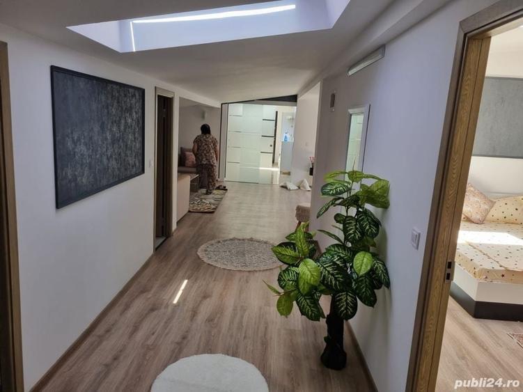 Apartament cu 4 camere decomandat în Deta