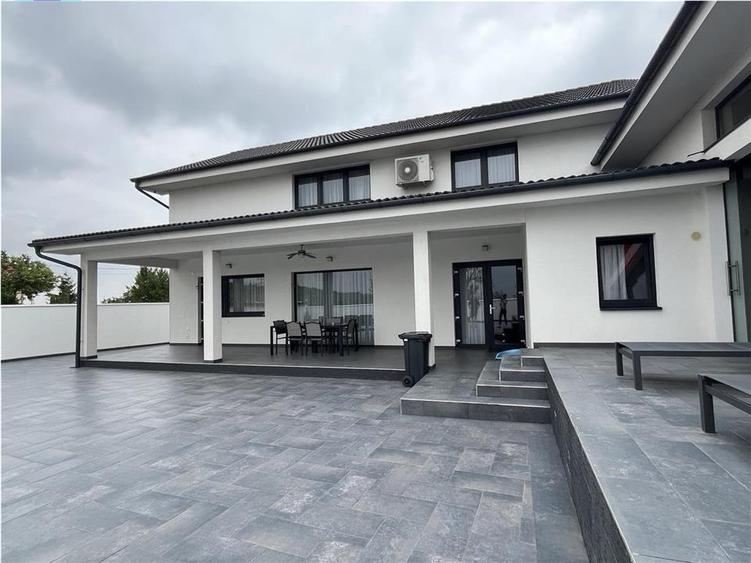 Casă individuală cu 6 camere cu Piscina în Dealuri Oradea