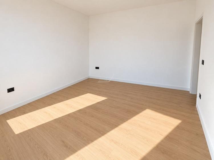 Duplex cu 4 camere cu Canalizare în Moșnița Nouă