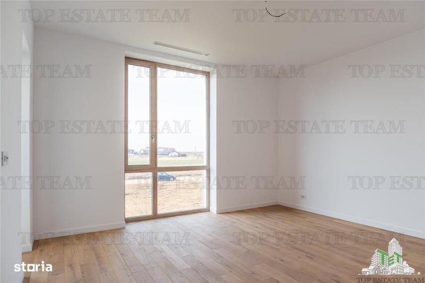 Casă cu 4 camere în Ostratu