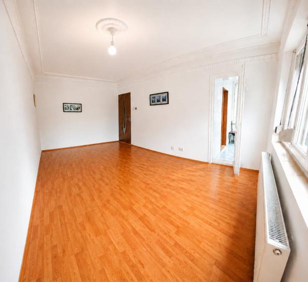 Apartament cu 3 camere decomandat în Micro 21