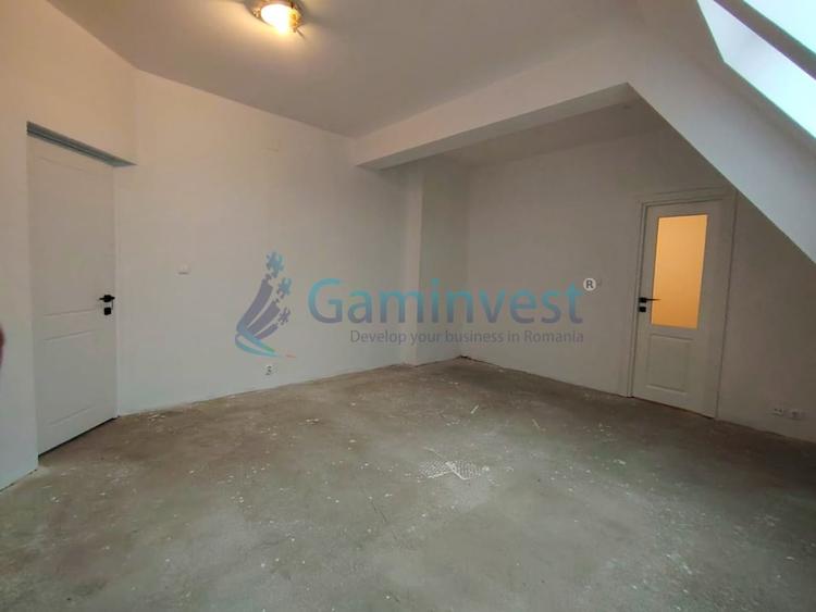 Apartament cu 4 camere decomandat în Vest