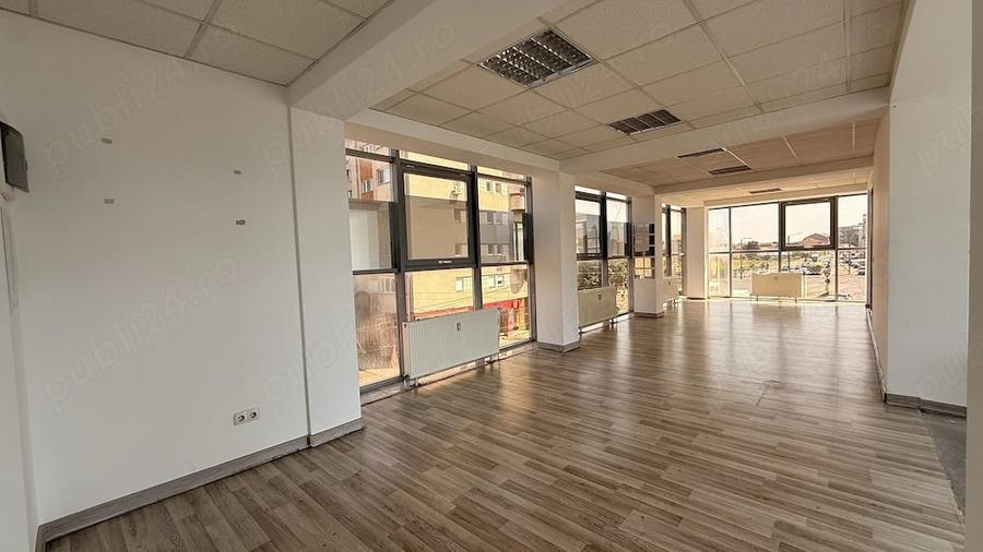 Spațiu comercial, de 80 mp, în Central