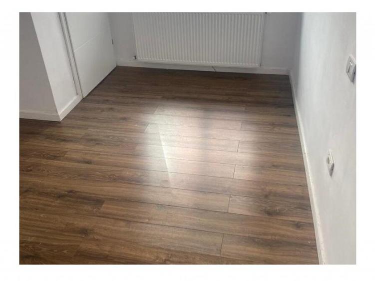 Casă cu 5 camere cu Teren 200 Mp în Obor