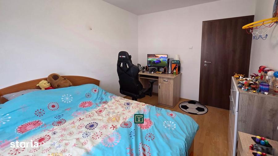 Apartament cu 3 camere decomandat, mobilat în Girocului