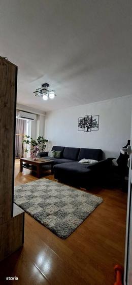 Apartament cu 3 camere decomandat în Trivale