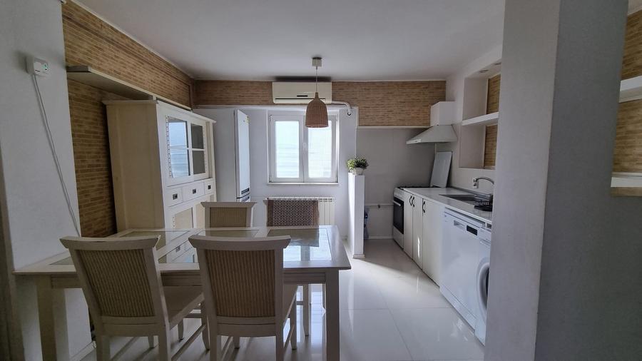 Apartament cu 3 camere decomandat în Iancului