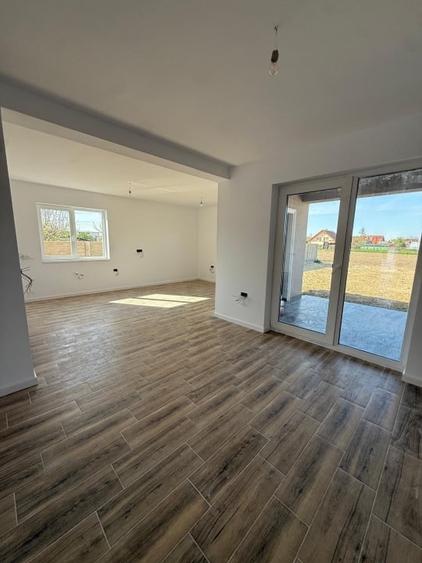 Duplex cu 3 camere cu Canalizare în Beregsău Mare