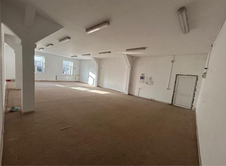 Casă cu 4 camere cu Teren 408 Mp în Central
