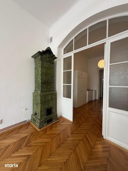 Apartament cu 2 camere semidecomandat în Chinteni