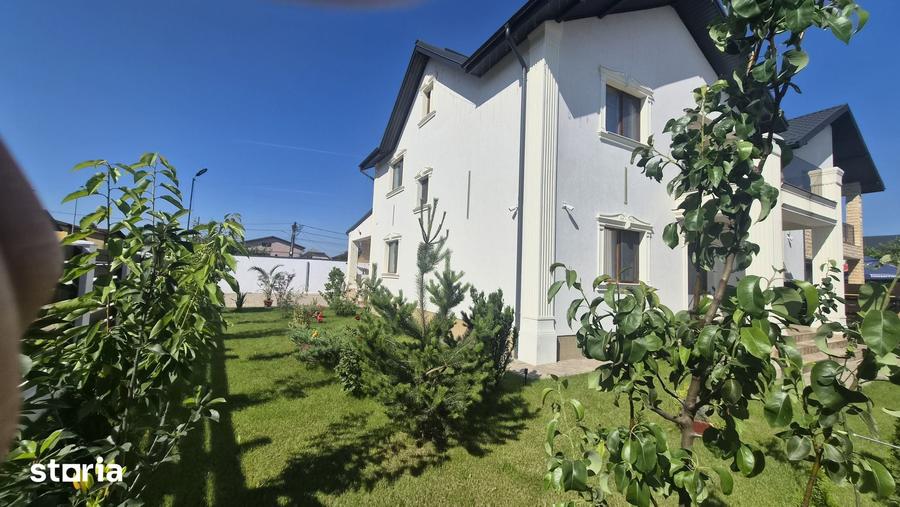 Casă cu 5 camere cu Teren 400 Mp în Central