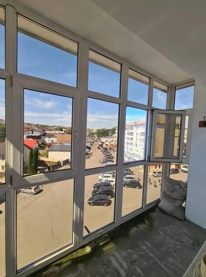 Apartament cu 3 camere semidecomandat în Fălticeni