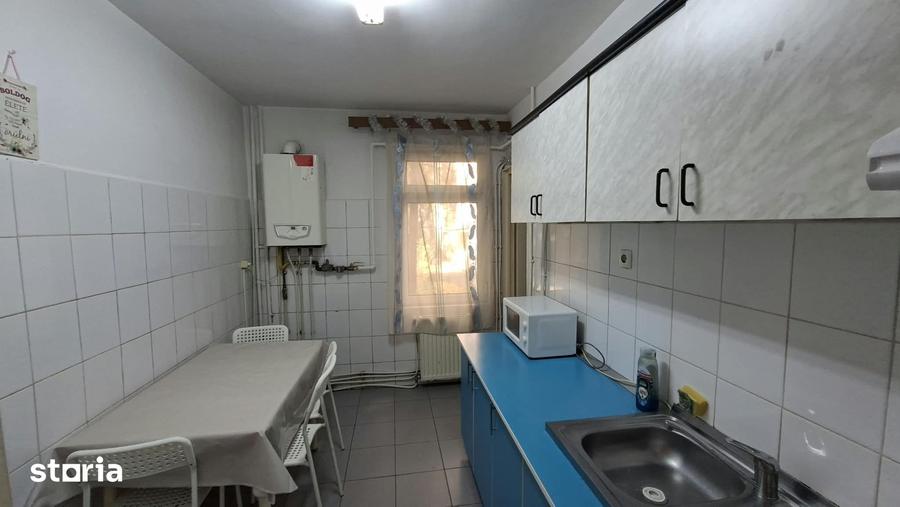 Apartament cu 3 camere în 7 Noiembrie