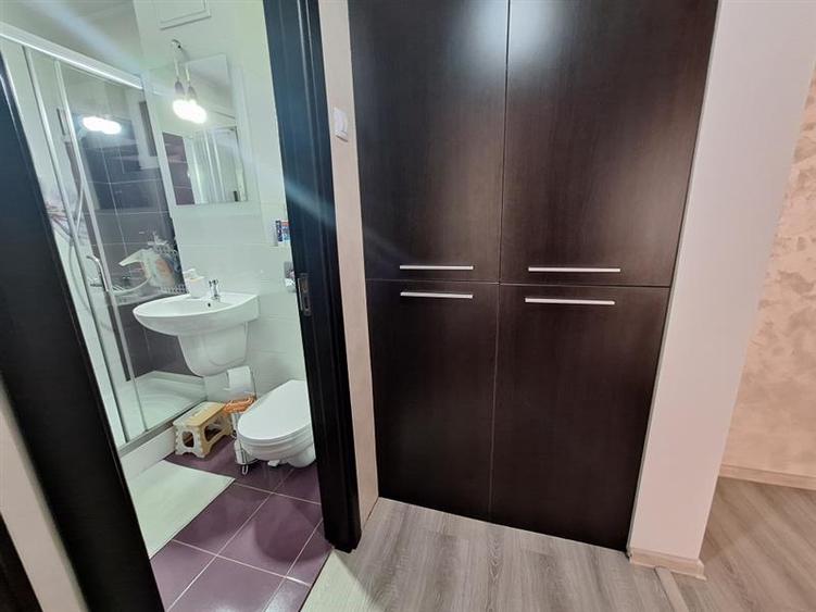 Apartament cu 3 camere decomandat în Milcov