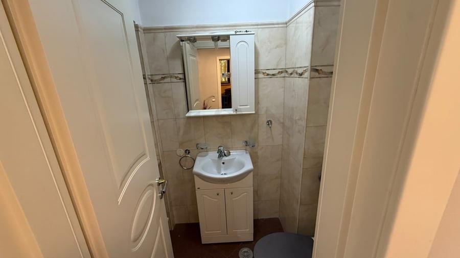 Apartament cu 4 camere decomandat în Herăstrău