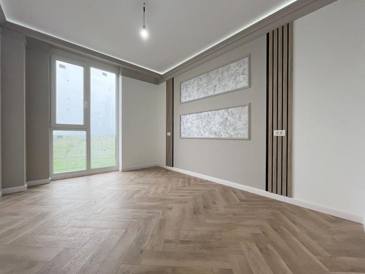 Apartament cu 3 camere semidecomandat în Torontalului