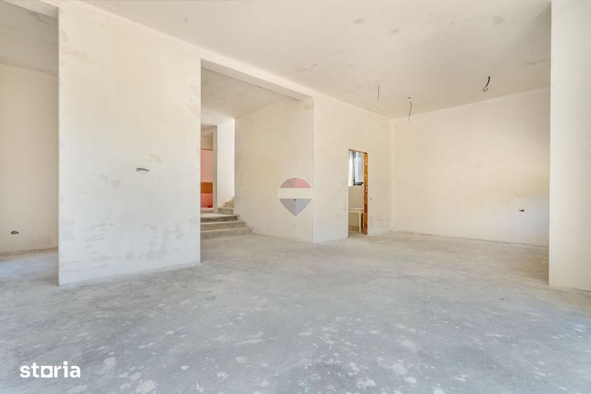 Casă cu 6 camere cu Teren 600 Mp în Feleacu