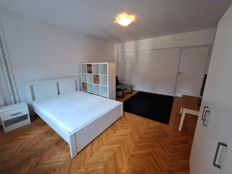 Garsonieră decomandată în Central