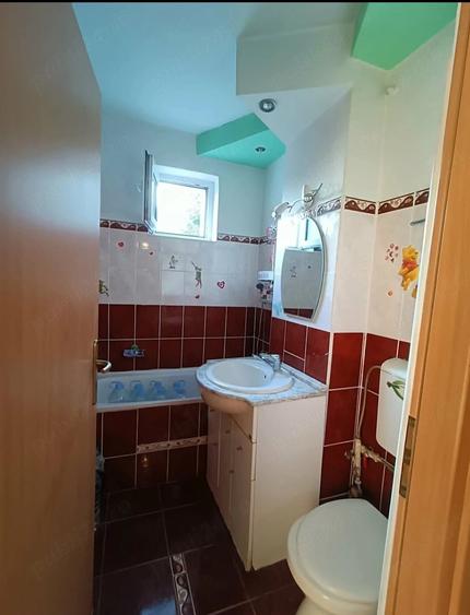 Apartament cu 3 camere decomandat în Sud