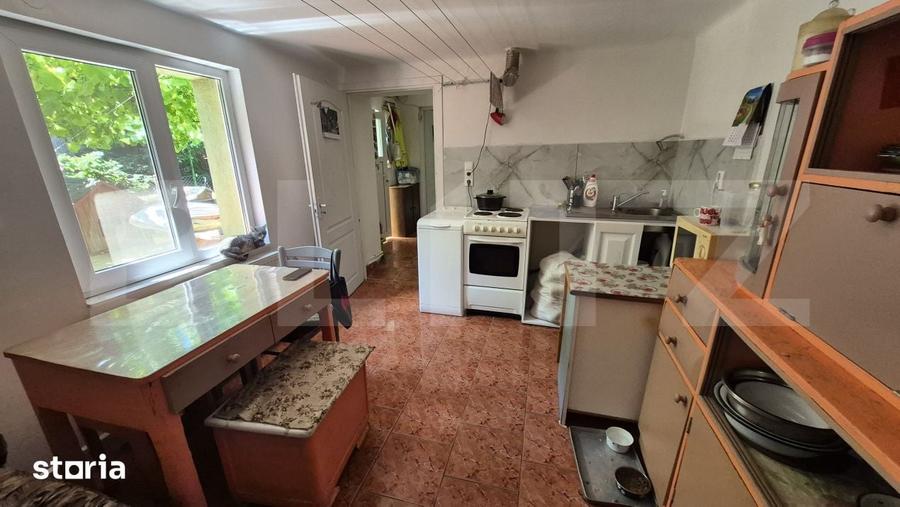 Casa cu 3 dormitoare de vanzare, 95 mp, teren 584 mp, zona Closca - 10