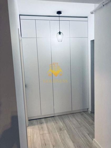 Apartament cu 3 camere semidecomandat în Florești