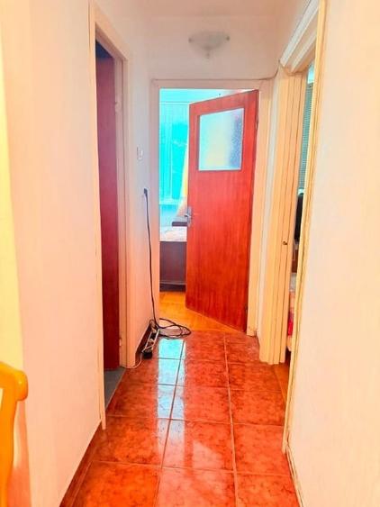 Apartament cu 3 camere decomandat, mobilat în Drumul Taberei