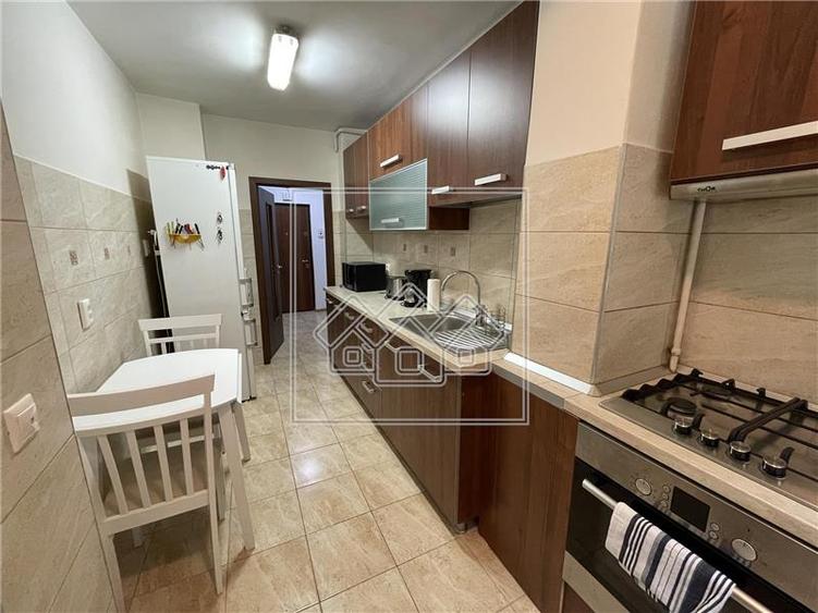 Apartament cu 2 camere semidecomandat în Hipodrom 3