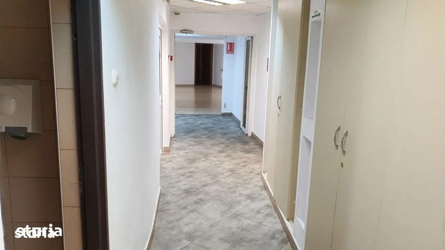 Spațiu comercial, de 525 mp, în Centrul Civic