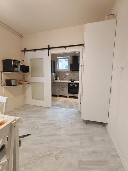 Apartament cu 3 camere decomandat în Drumul Carului