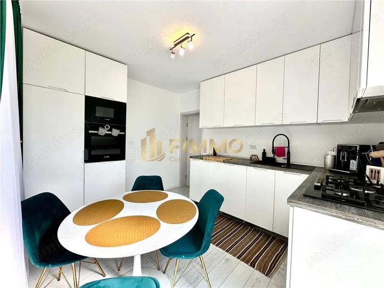 Casă cu 5 camere cu Teren 250 Mp în Est