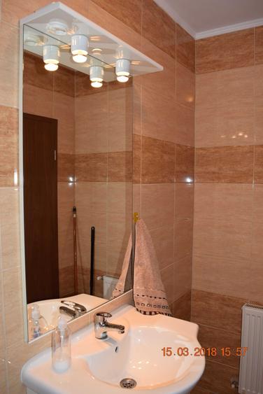 Apartament cu 3 camere decomandat în Lazaret