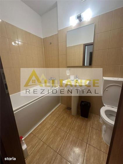 Garsonieră decomandată în Titan