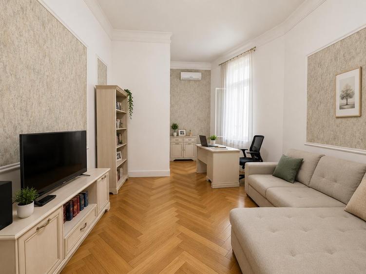Apartament cu 4 camere semidecomandat în Romană