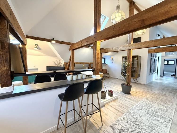 Apartament cu 3 camere semidecomandat, mobilat în Dorobanți