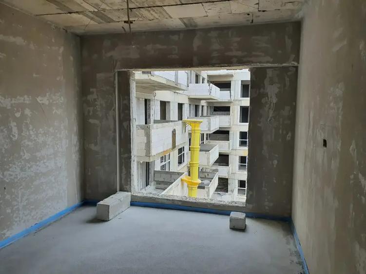 Apartament cu 3 camere decomandat în Theodor Pallady