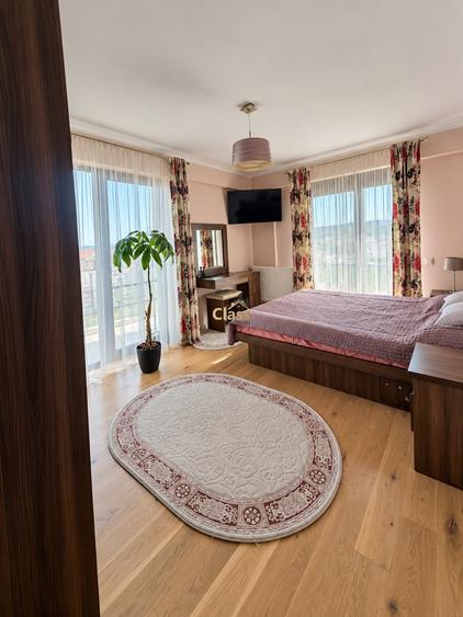 Apartament cu 3 camere decomandat, mobilat în Europa