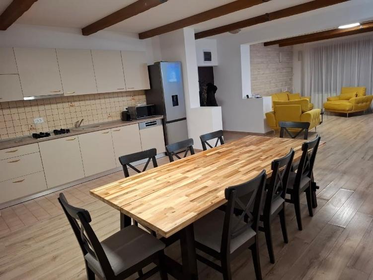 Apartament cu 3 camere decomandat, mobilat în Central