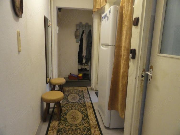Apartament cu 3 camere semidecomandat în Central